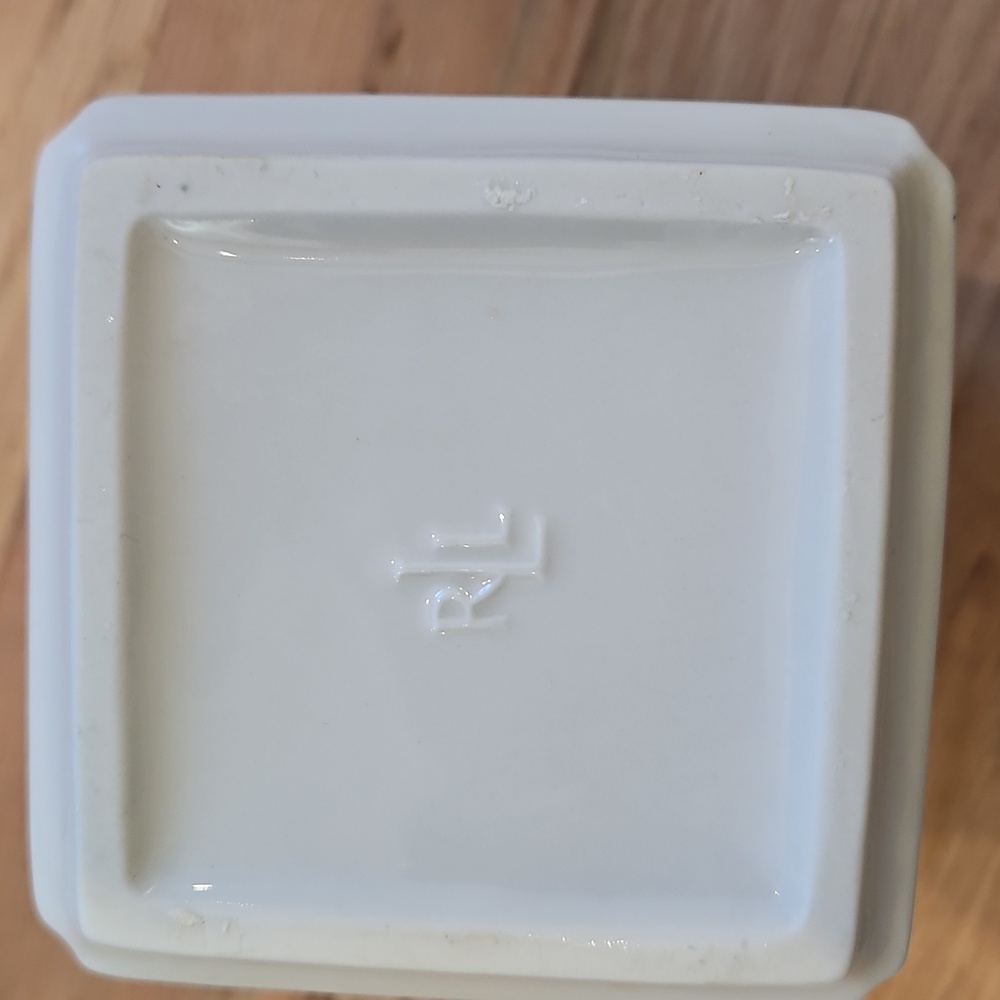 Ralph Lauren Ivory Toothbrush Holder & Soap Dispenser